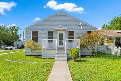 1500 9th Ave N, ST PETERSBURG, FL, 33705-1225 | Card Image