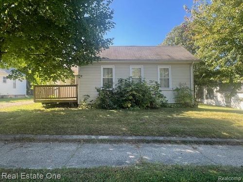 6010 Fox St, Mayville, MI, 48744-9003 | Card Image