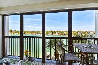 503 - 9495 Blind Pass Road, Condo with 2 bedrooms, 2 bathrooms and null parking in St Pete Beach FL | Image 2