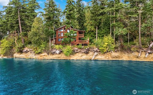 861 Griffith Point Rd, Nordland, WA, 98358-9506 | Card Image