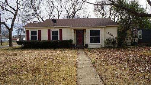 1300 W Day Street, Denison, TX, 75020 | Card Image