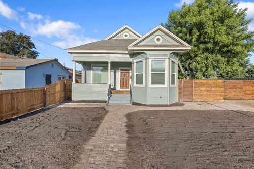 1101 N Harris St, Hanford, CA, 93230-3718 | Card Image