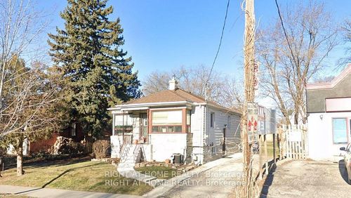 12 Connaught Ave, North York, ON, M2M1G6 | Card Image