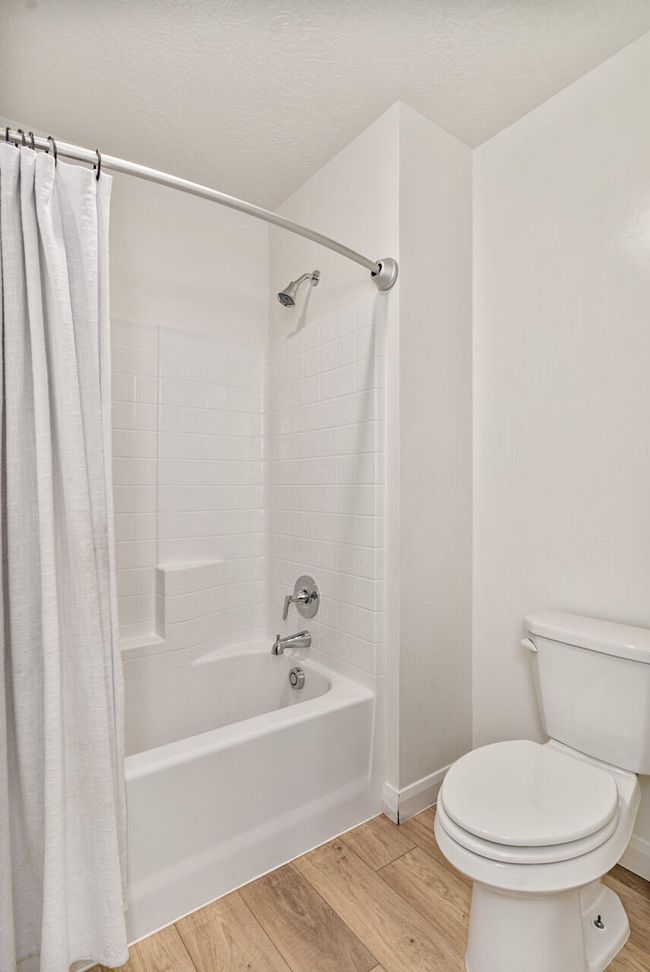 Upstairs Shower/Tub/Toilet Room | Image 71