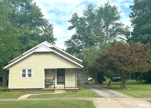 208 N Main St, Zeigler, IL, 62999-1119 | Card Image