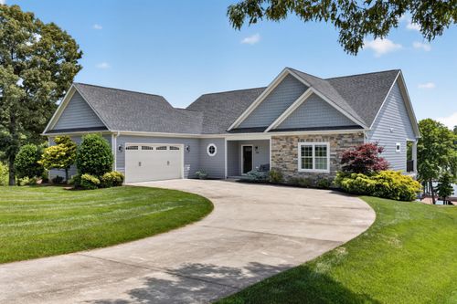 104 St Christopher Ct, Moneta, VA, 24121-2031 | Card Image