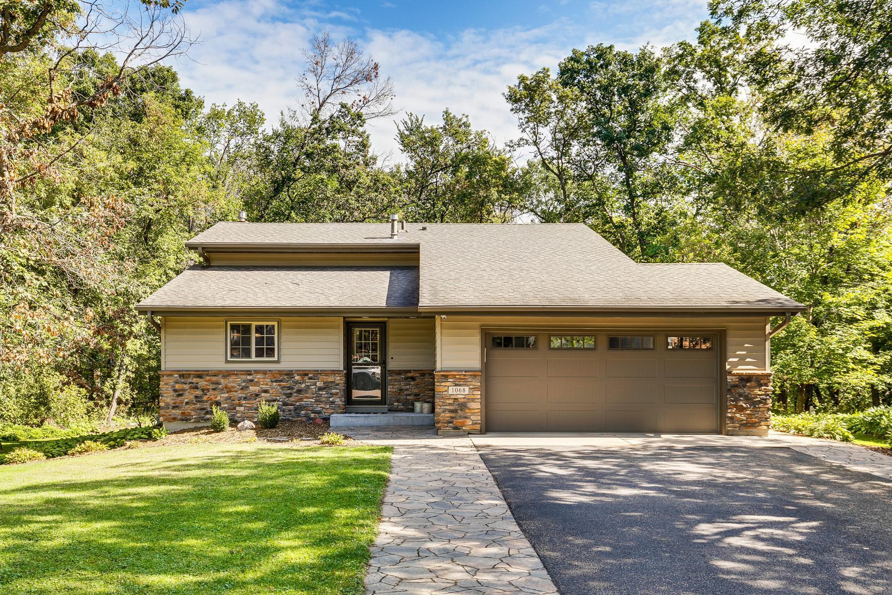 Kirkwood Dr, Saint Paul, MN 55123