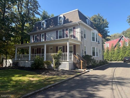 915 Springfield Ave, New Providence, NJ, 07974-2437 | Card Image
