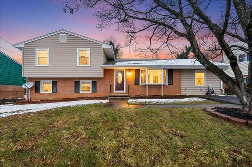 646 E Augusta Ave, Vinton, VA, 24179-3517 | Card Image