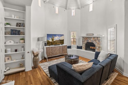 2-4540 N 44th St, Phoenix, AZ, 85018-4272 | Card Image