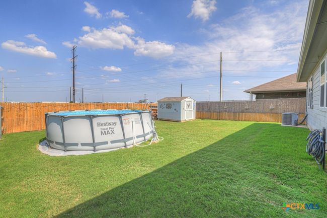 Enjoy the hot summers in this easy to care for above ground pool! | Image 31