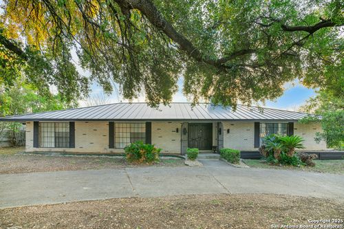 605 Squires Row, Castle Hills, TX, 78213-2531 | Card Image