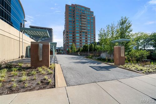 unit-6g-8025 Maryland Ave, Saint Louis, MO, 63105-3898 | Card Image