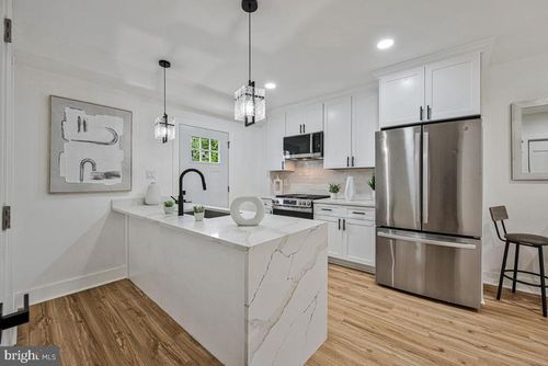 305 34th Pl Ne, WASHINGTON, DC, 20019-1407 | Card Image