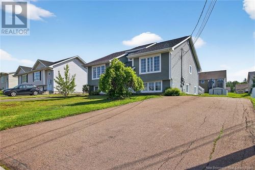 101 Penrose St, Moncton, NB, E1E4V6 | Card Image