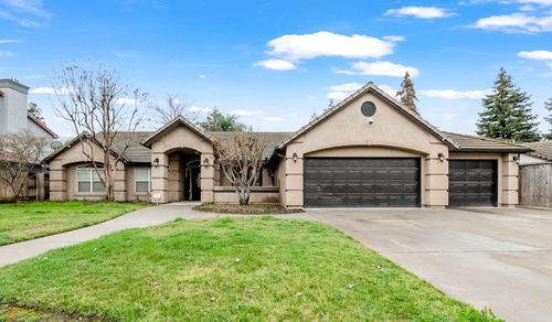 5417 W Buena Vista Avenue, Visalia, CA, 93291 | Card Image