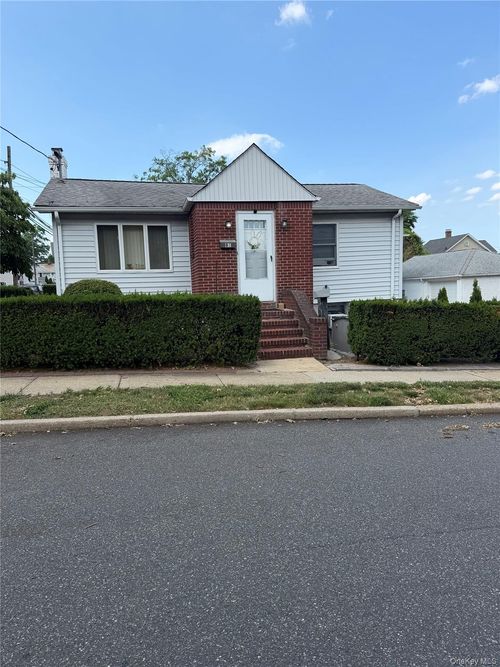 81 81 Avenue, Hempstead, NY, 11590 | Card Image