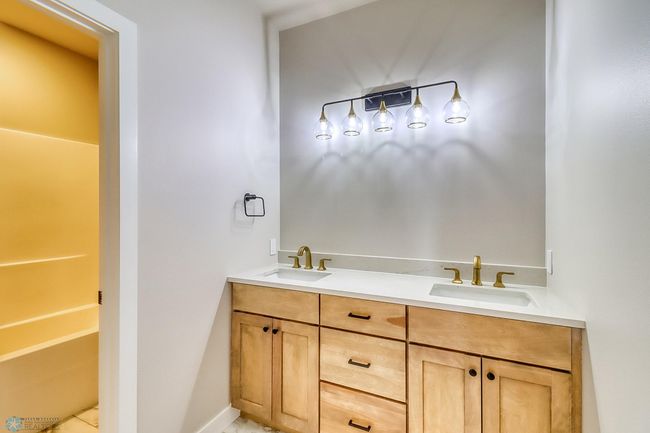 Upstairs Bathroom1_1.jpg | Image 40