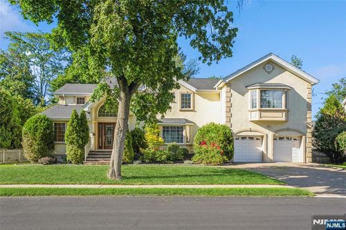 57 Leonard Ave, Tenafly, NJ, 07670-2814 | Card Image