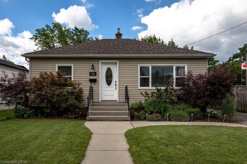720 Britannia Ave, Hamilton, ON, L8H2A9 | Card Image