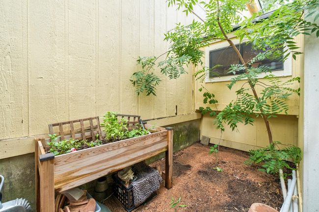 Spacious private courtyard | Image 25