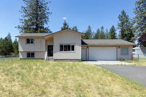 16909 N Sagewood Rd, Nine Mile Falls, WA, 99026-9466 | Card Image