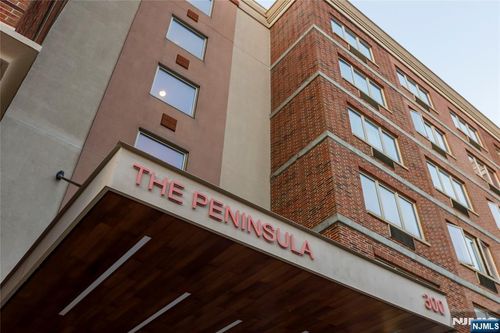 3109 City Pl, Edgewater, NJ, 07020-3148 | Card Image