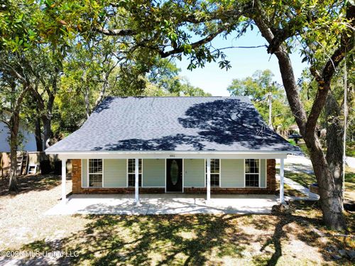 8816 Mermaid Ave, Ocean Springs, MS, 39564-8320 | Card Image