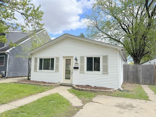 27042 Brettonwoods St, Madison Heights, MI, 48071-3208 | Card Image