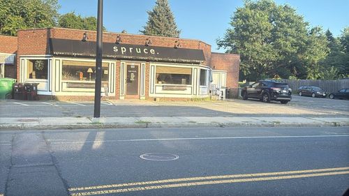 920 Front St, Chicopee, MA, 01020-1724 | Card Image