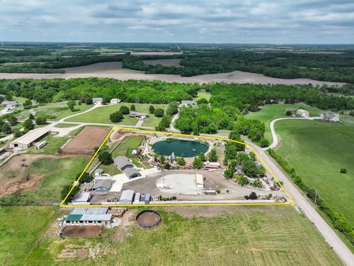 9657 Sw Hopkins Switch Rd, Augusta, KS, 67010-7842 | Card Image