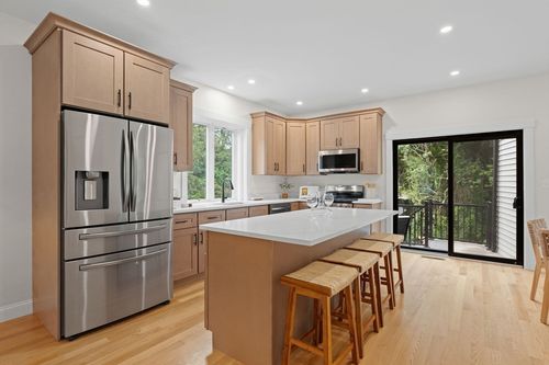34 Frairy St, Medfield, MA, 02052-1621 | Card Image