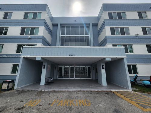 a1a-14830 Naranja Lakes Blvd, Homestead, FL, 33032-8337 | Card Image