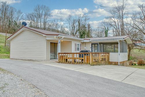 1369 Austin Lake Rd, Baxter, TN, 38544-6826 | Card Image