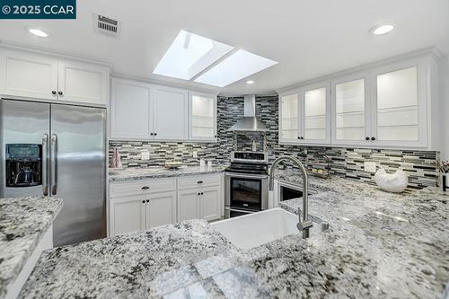 apt-9-1232 Skycrest Dr, Walnut Creek, CA, 94595-1846 | Card Image