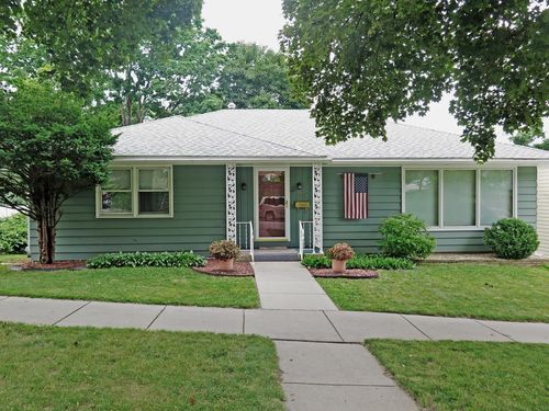 605 Day St Street, Decorah, IA, 52101 | Card Image
