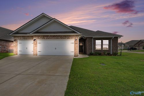 16896 Whispering Pines Dr, Athens, AL, 35611 | Card Image
