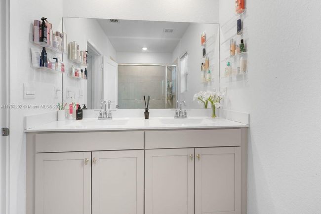 837 Se 16 Th Ct, Townhouse with 3 bedrooms, 3 bathrooms and null parking in Homestead FL | Image 18