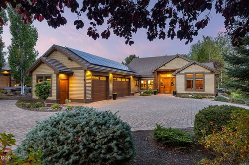 61583 Tam Mcarthur Loop, Bend, OR, 97702-1127 | Card Image