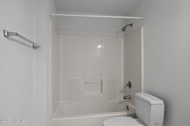 A - 404 Penny Ln, Condo with 2 bedrooms, 2 bathrooms and 2 parking in Morehead City NC | Image 8