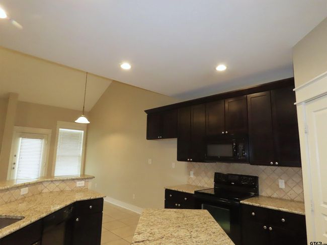 6686 Lacebark Cir, House other with 5 bedrooms, 4 bathrooms and null parking in Tyler TX | Image 9