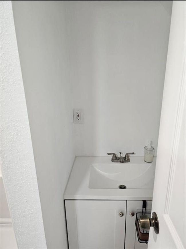 410 Estelle St, Home with 5 bedrooms, 3 bathrooms and null parking in Houston TX | Image 32
