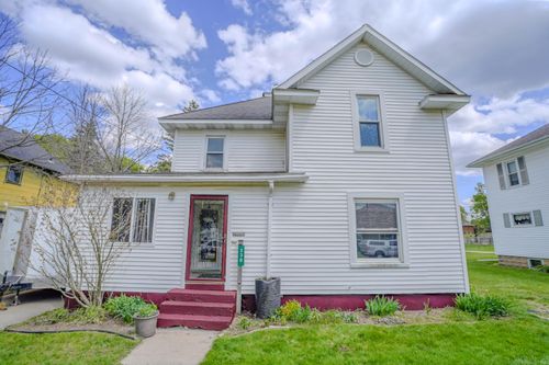 330 Cleveland St, Nashville, MI, 49073-9569 | Card Image