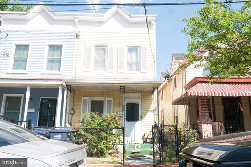 2232 Chester St Se, Washington, DC, 20020-5704 | Card Image