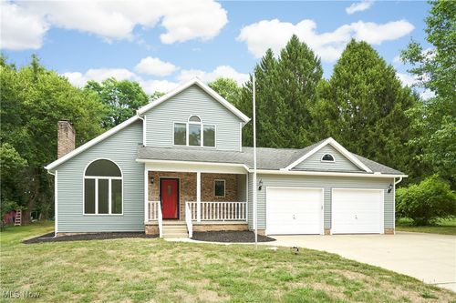 711 Wesleyan Ave, Norton, OH, 44203-1728 | Card Image