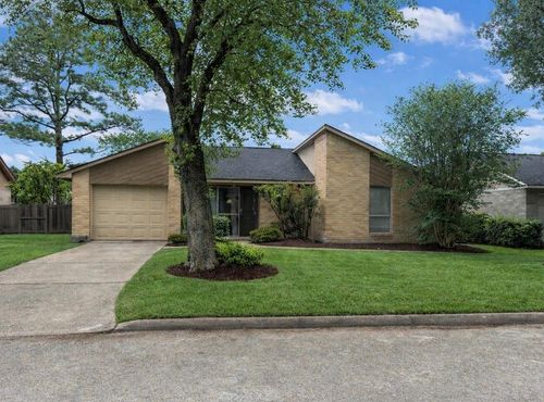 2718 S Brompton Dr, Pearland, TX, 77584-2206 | Card Image