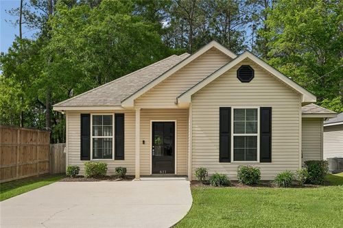 611 Beaulieux St, Mandeville, LA, 70448-1072 | Card Image