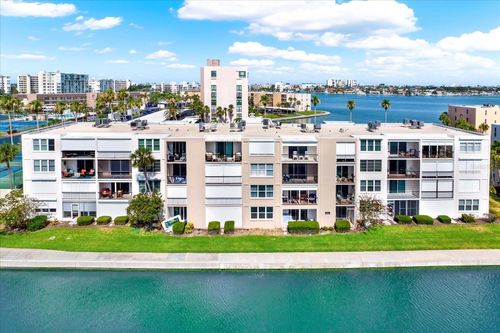 304-7625 Sun Island Dr S, South Pasadena, FL, 33707-4427 | Card Image