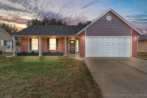 8605 E 132nd Street S, Bixby, OK, 74008 | Card Image