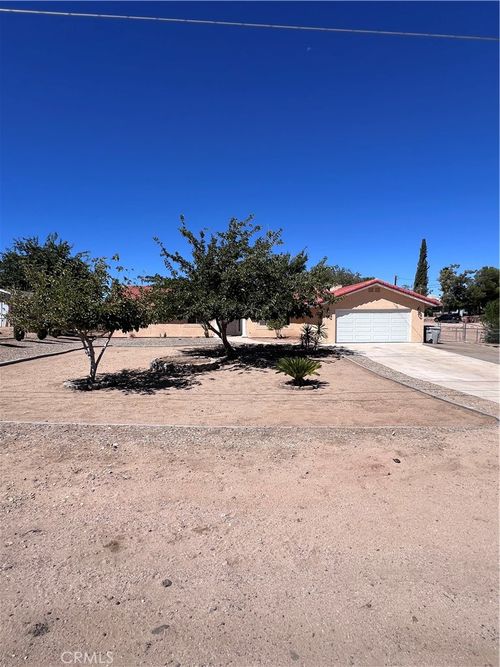 11490 4th Ave, Hesperia, CA, 92345-2059 | Card Image